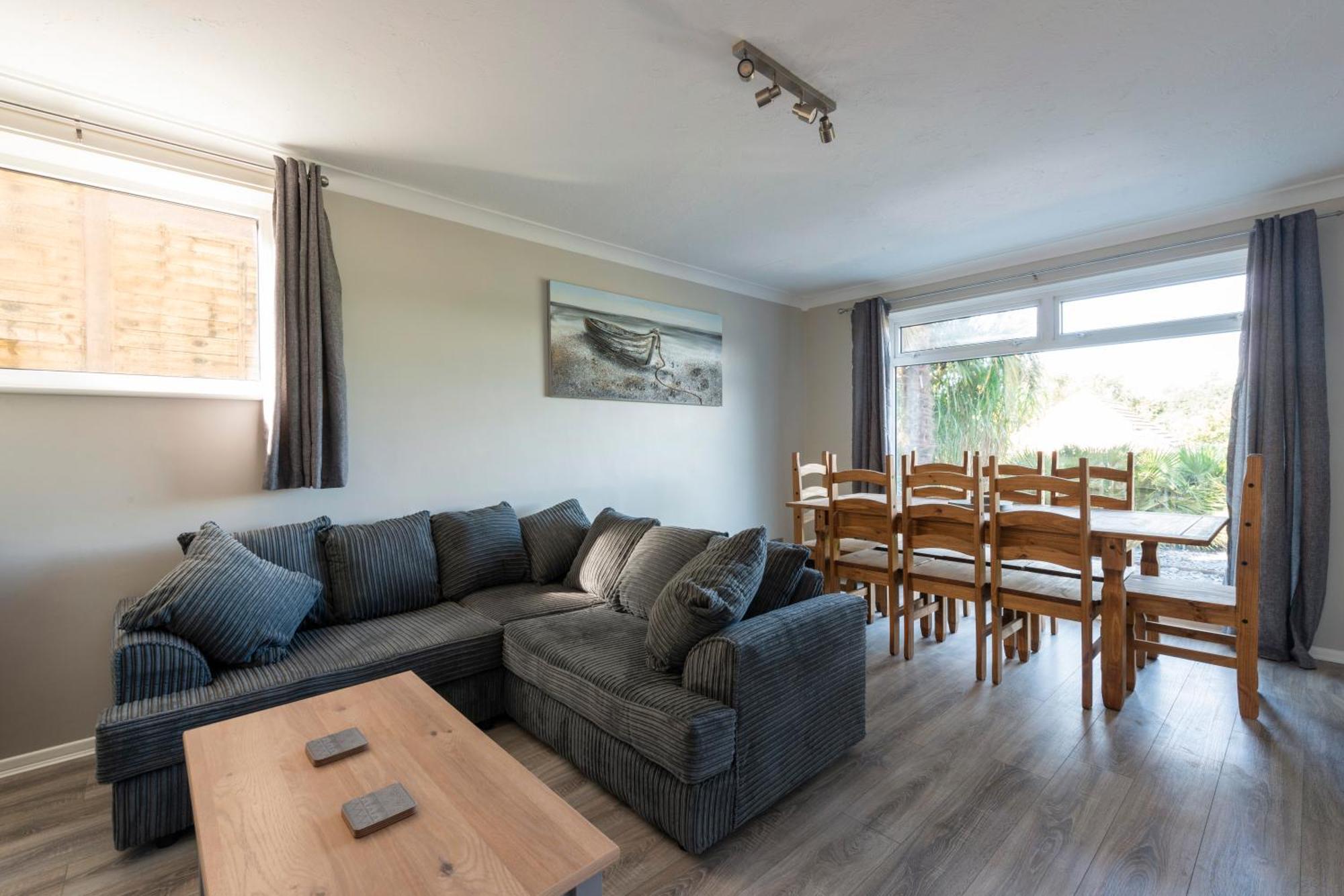 5 Bedroom Detached Beach House Poole Exterior photo