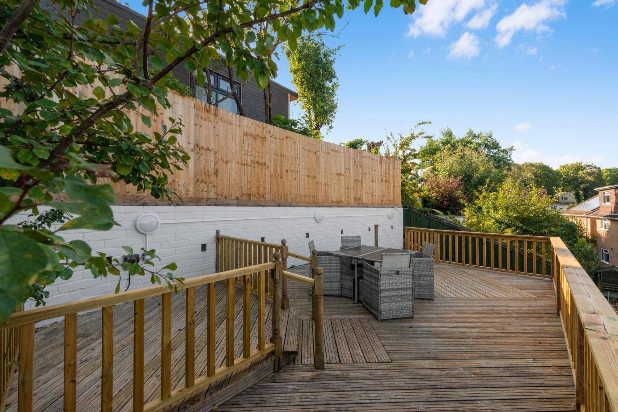 5 Bedroom Detached Beach House Poole Exterior photo